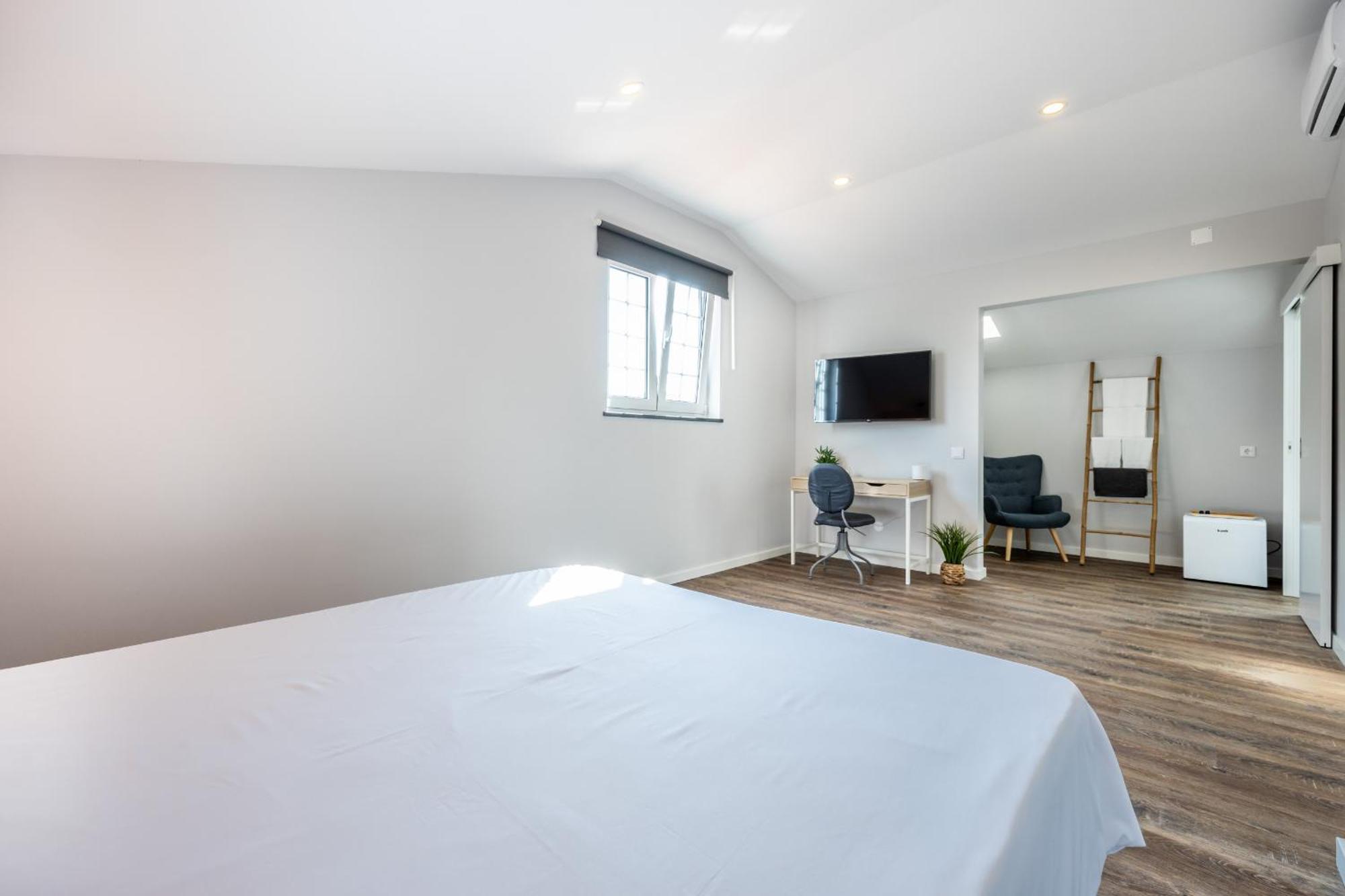 Angra Charming Suites By Seewest Angra do Heroísmo Exterior foto