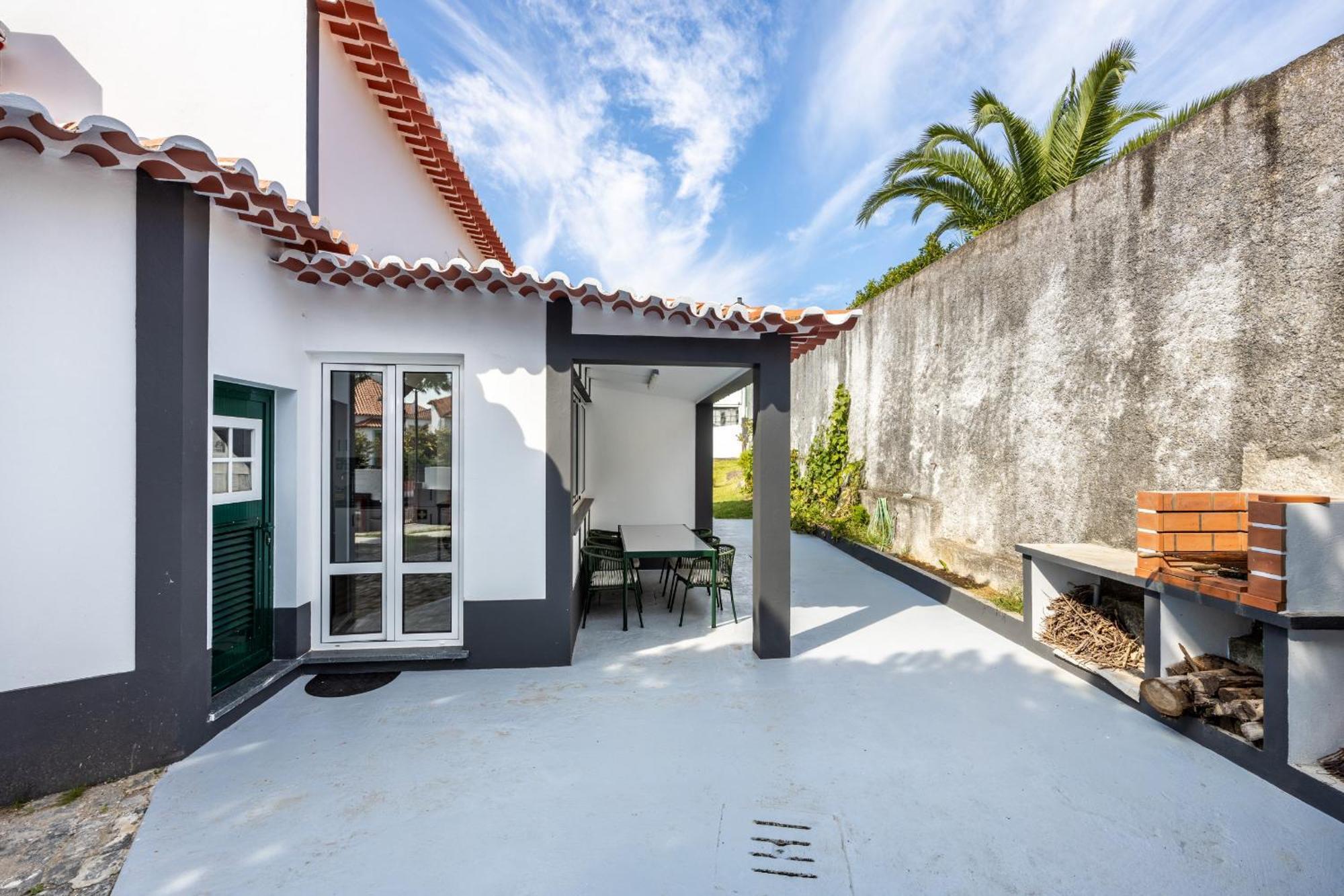 Angra Charming Suites By Seewest Angra do Heroísmo Exterior foto