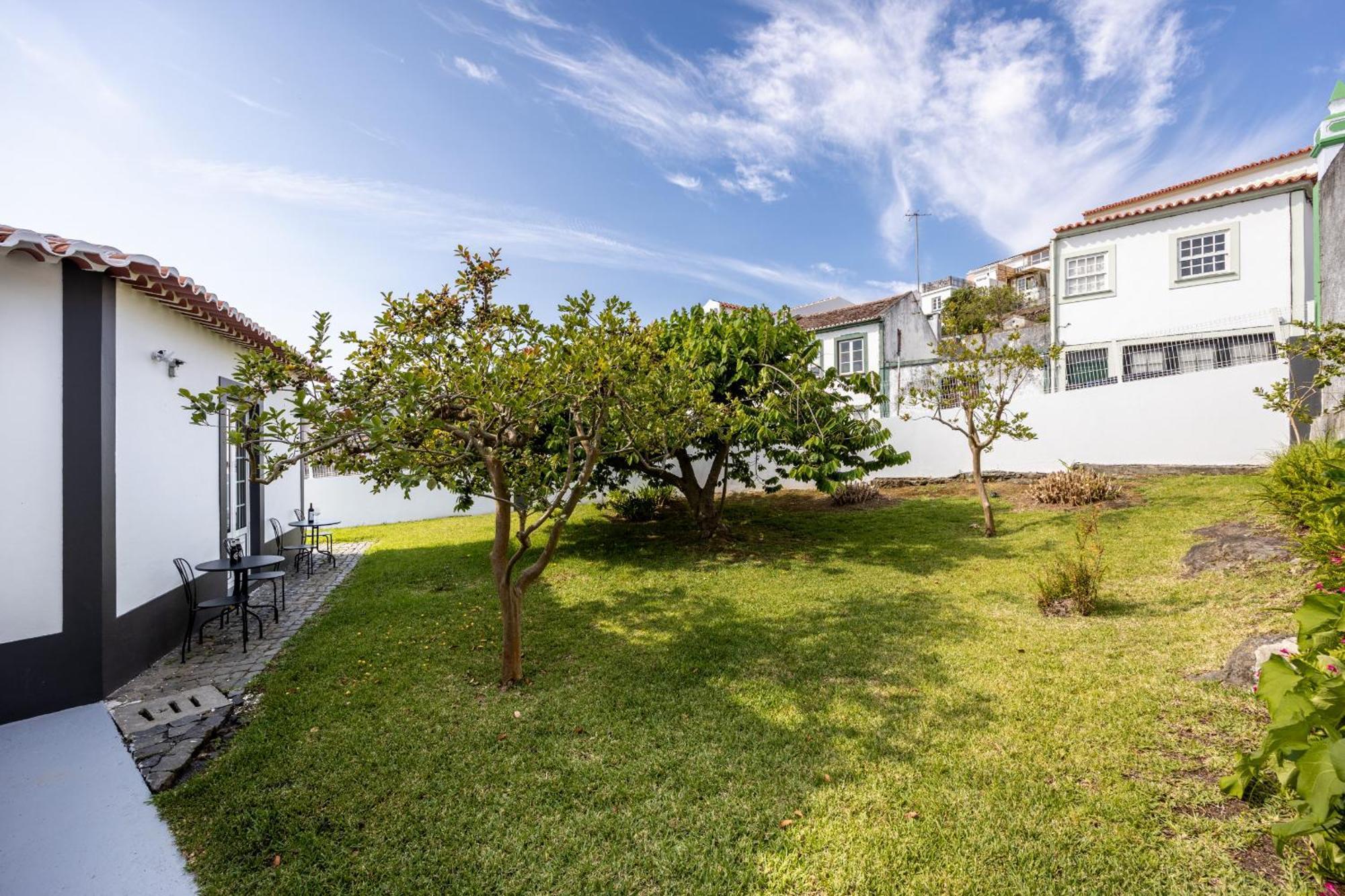 Angra Charming Suites By Seewest Angra do Heroísmo Exterior foto